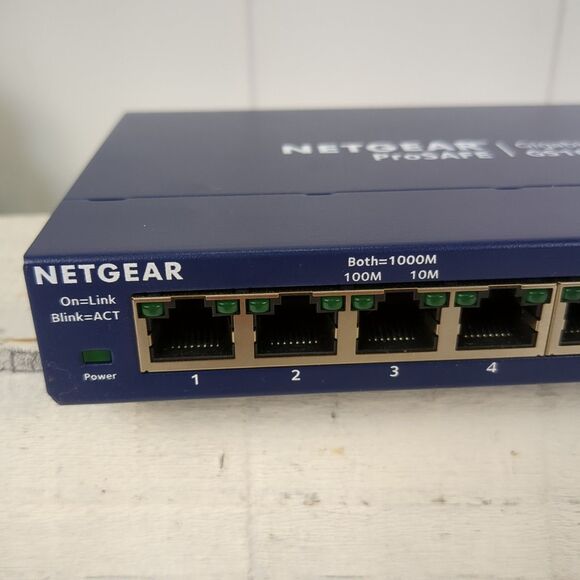 NETGEAR ProSAFE 8-Port Gigabit Ethernet Switch GS108v4 w/ Power Supply - Picture 3 of 10